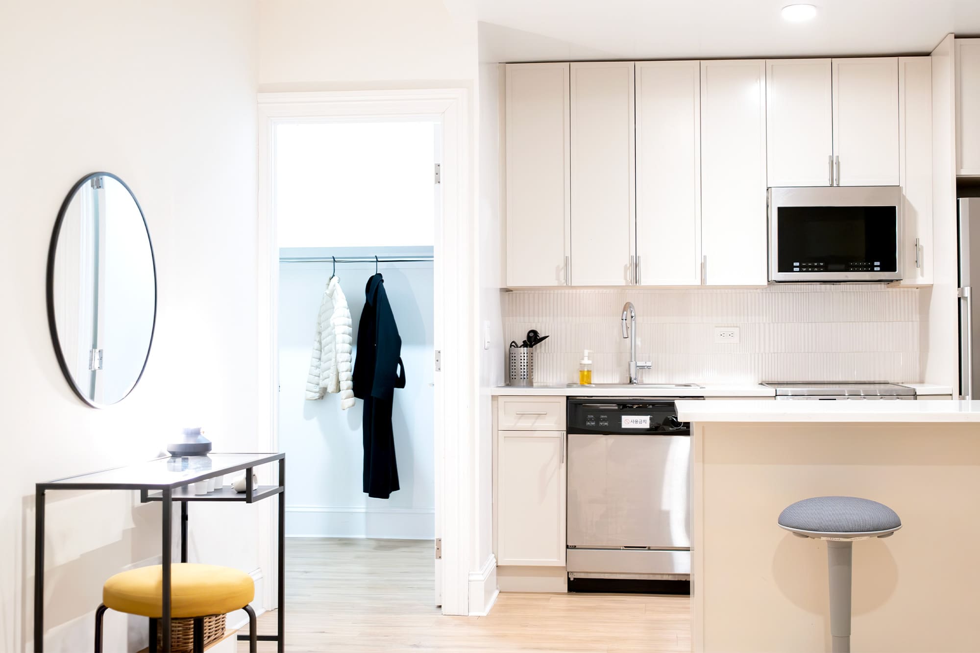 Manhattan stay side gallery image 1